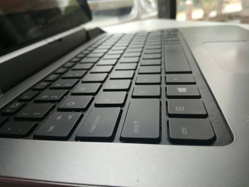 HP PRO X2 612**i5-4202Y**HD**TOUCHSCREEN**4GB**128GB SSD**